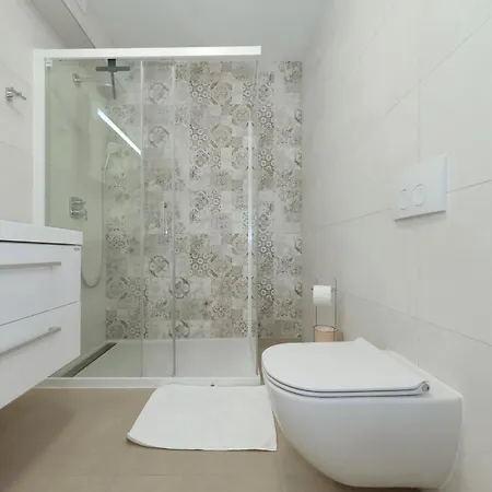 Lux No 2 * Starigrad Paklenica