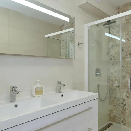 Lux No 2 Apartamento Starigrad Paklenica