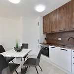 Lux No 2 Starigrad Paklenica
