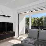 Lux No 2 Daire Starigrad Paklenica