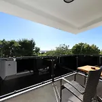 Lux No 2