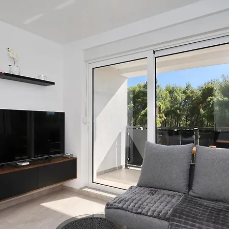 Lux No 2 Apartment Starigrad Paklenica