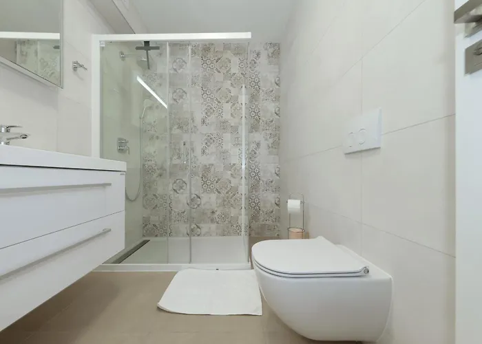 Lux No 2 * Starigrad Paklenica